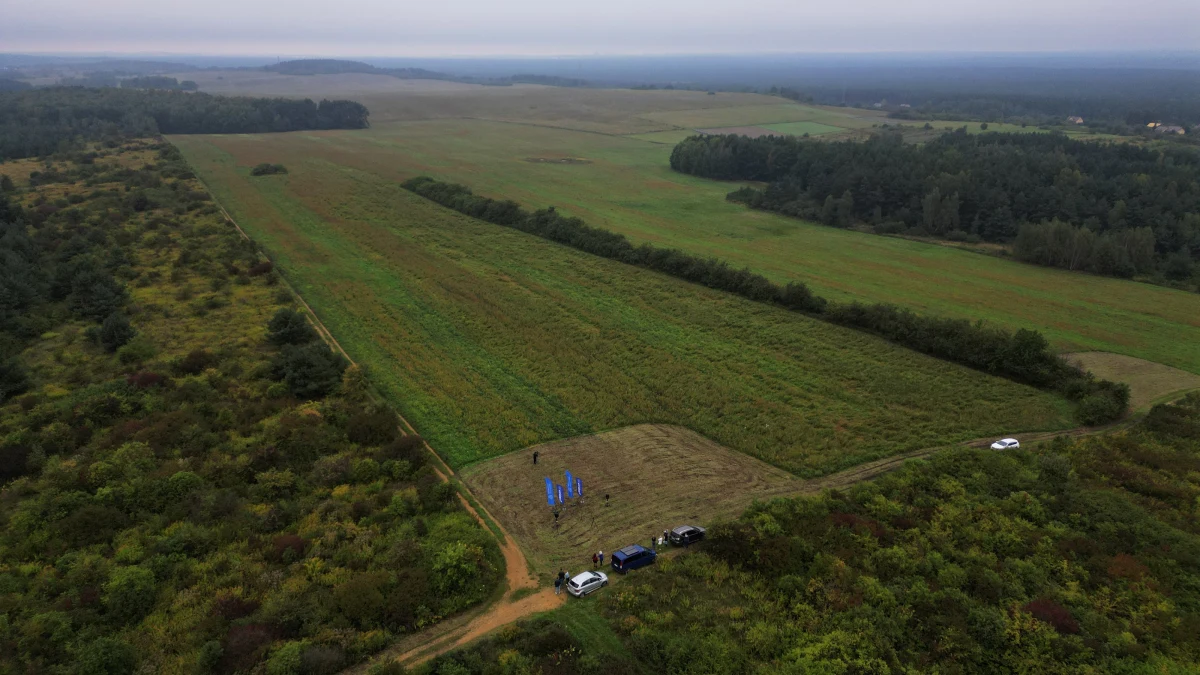 15 tys. złotych może zapłacić Trzebinia w Małopolsce za 11 działek o łącznej powierzchni prawie 27 hektarów, których wartość wynosi około 1,5 mln złotych. Chodzi o grunty należące do Skarbu Państwa. Możliwość takiego zakupu zaproponował burmistrzowi gminy wojewoda małopolski, ma to być wsparciem dla miejscowości borykającej się z zapadliskami.
