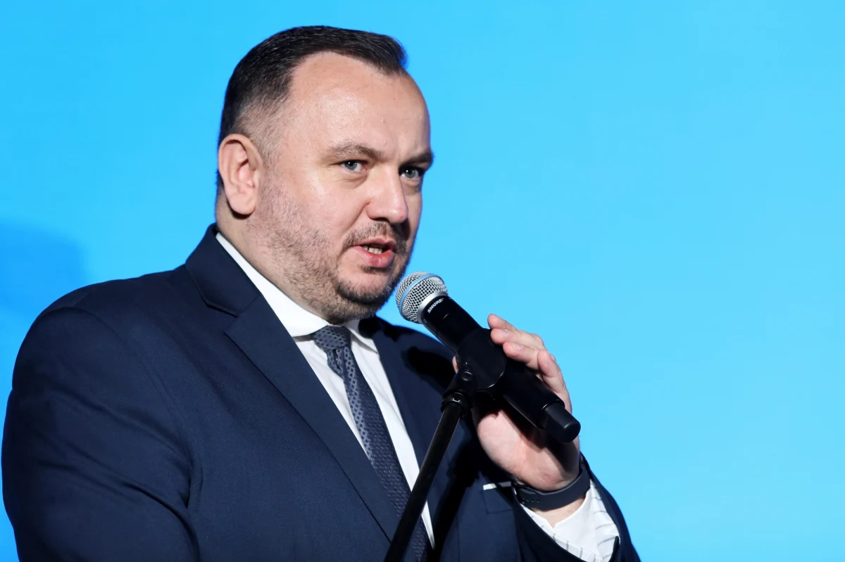 Marszałek woj. śląskiego Jakub Chełstowski i troje innych radnych ruchu Tak! Dla Polski przystąpiło do klubu radnych Koalicji Obywatelskiej. Klub ten ma teraz 22 członków w 45-osobowym Sejmiku Województwa Śląskiego.

