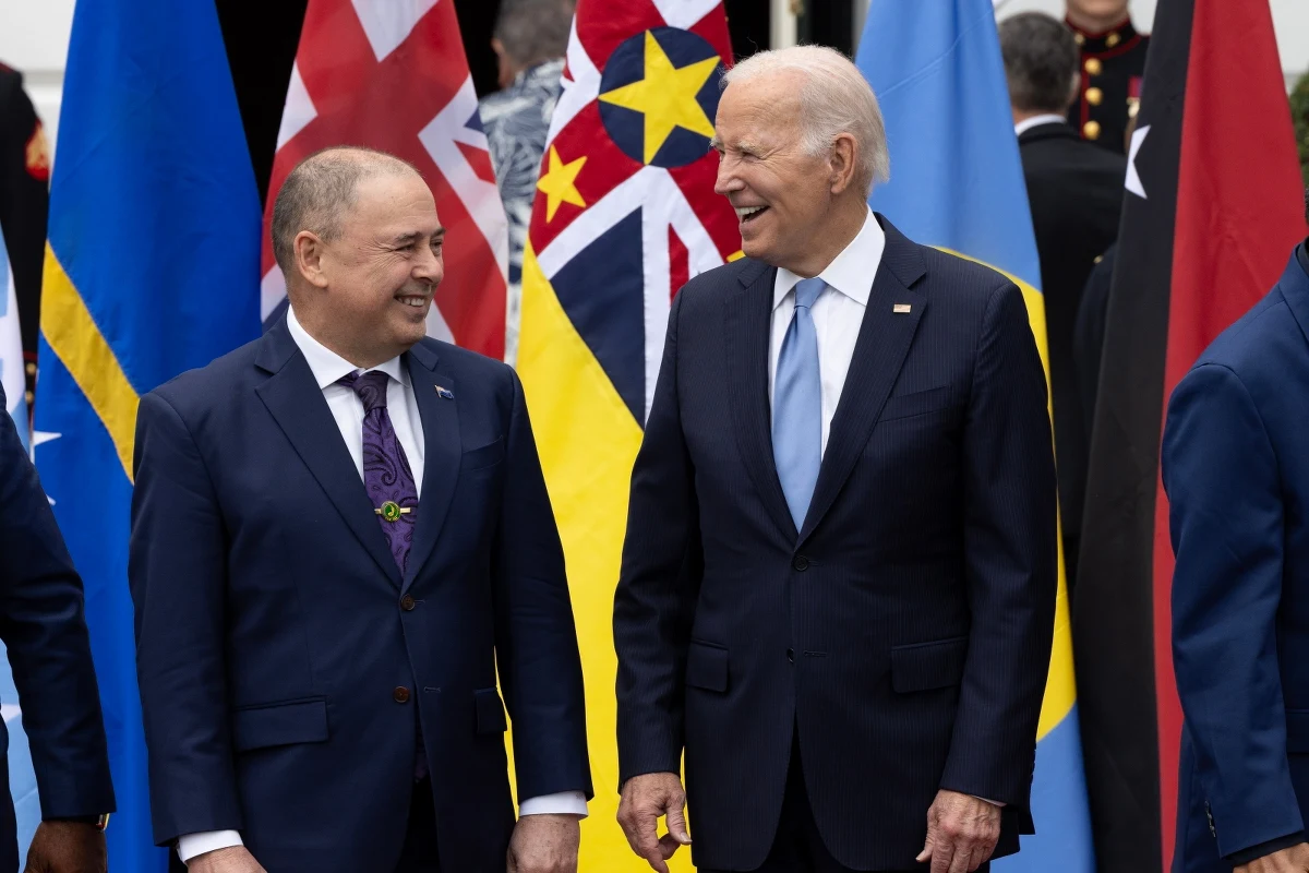 ​Prezydent USA Joe Biden ogłosił w poniedziałek, że oficjalnie uznaje dwa terytoria Pacyfiku, Wyspy Cooka i Niue, za "suwerenne i niepodległe państwa". Według agencji AFP to próba wzmocnienia pozycji USA na Oceanie Spokojnym względem Chin.