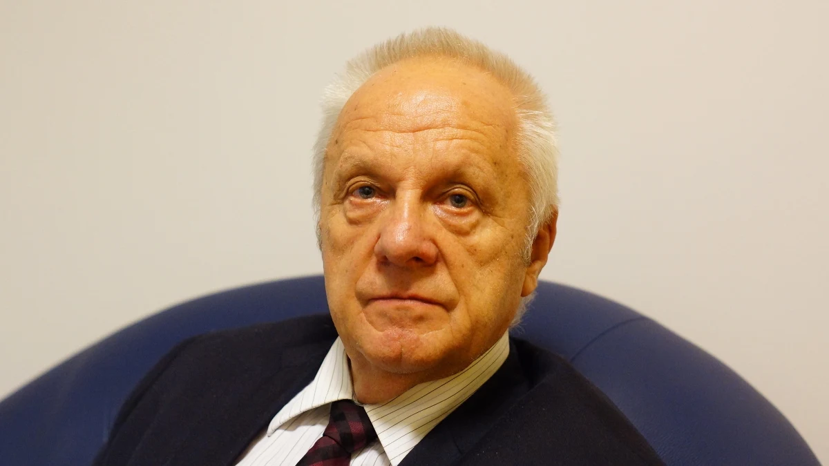 Stefan Niesiołowski prawomocnie uniewinniony. Taką decyzję wobec byłego działacza opozycji demokratycznej z czasów PRL i byłego posła Platformy Obywatelskiej podjął łódzki sąd. Prokuratura oskarżyła Niesiołowskiego o przyjęcie korzyści osobistych w związku z pełnieniem funkcji publicznych. 