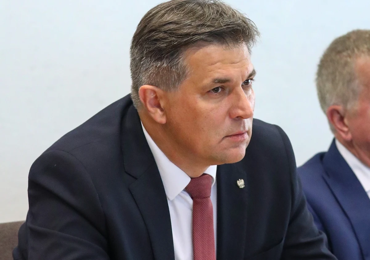 ​Poseł Prawa i Sprawiedliwości złożył na policji zawiadomienie, że został potrącony samochodem przez działacza KOD-u. To jest efekt nienawiści do mojej osoby oraz do Prawa i Sprawiedliwości - powiedział  poseł Piotr Kaleta.