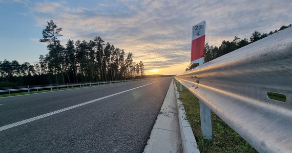 Podróż do Koszalina i Kołobrzegu będzie nieco krótsza. Do dyspozycji kierowców został oddany nowy odcinek drogi krajowej nr 11. Połączył Bobolice z Koszalinem.