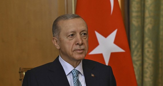 Turecki parlament dotrzyma obietnicy ratyfikowania akcesji Szwecji do Sojuszu Północnoatlantyckiego, jeżeli rząd Stanów Zjednoczonych wywiąże się ze swoich zobowiązań i umożliwi sprzedaż Ankarze myśliwców F-16 - ogłosił prezydent Turcji Recep Tayyip Erdogan, cytowany przez tureckie media.