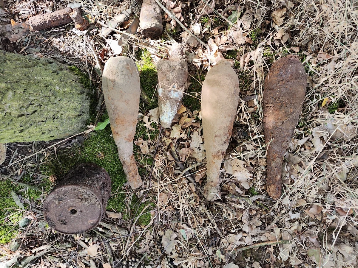 Prawie 60 różnego rodzaju niewybuchów z okresu drugiej wojny światowej zabezpieczyli policjanci w Wielkopolsce. Funkcjonariusze brali tam udział w szkoleniu minersko-pirotechnicznym.