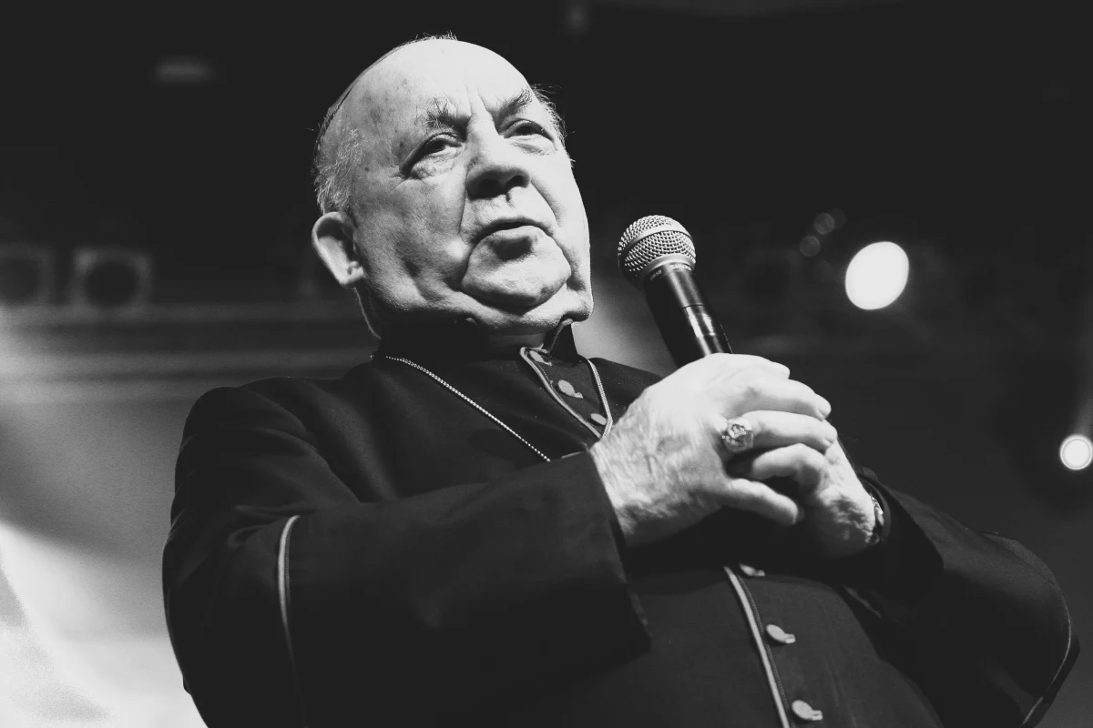 W wieku 99 lat zmarł we wtorek w godzinach popołudniowych abp Stanisław Szymecki, arcybiskup senior archidiecezji białostockiej - poinformowało biuro prasowe Episkopatu Polski. "Szczegóły dotyczące uroczystości pogrzebowych zostaną podane wkrótce" - czytamy w komunikacie.