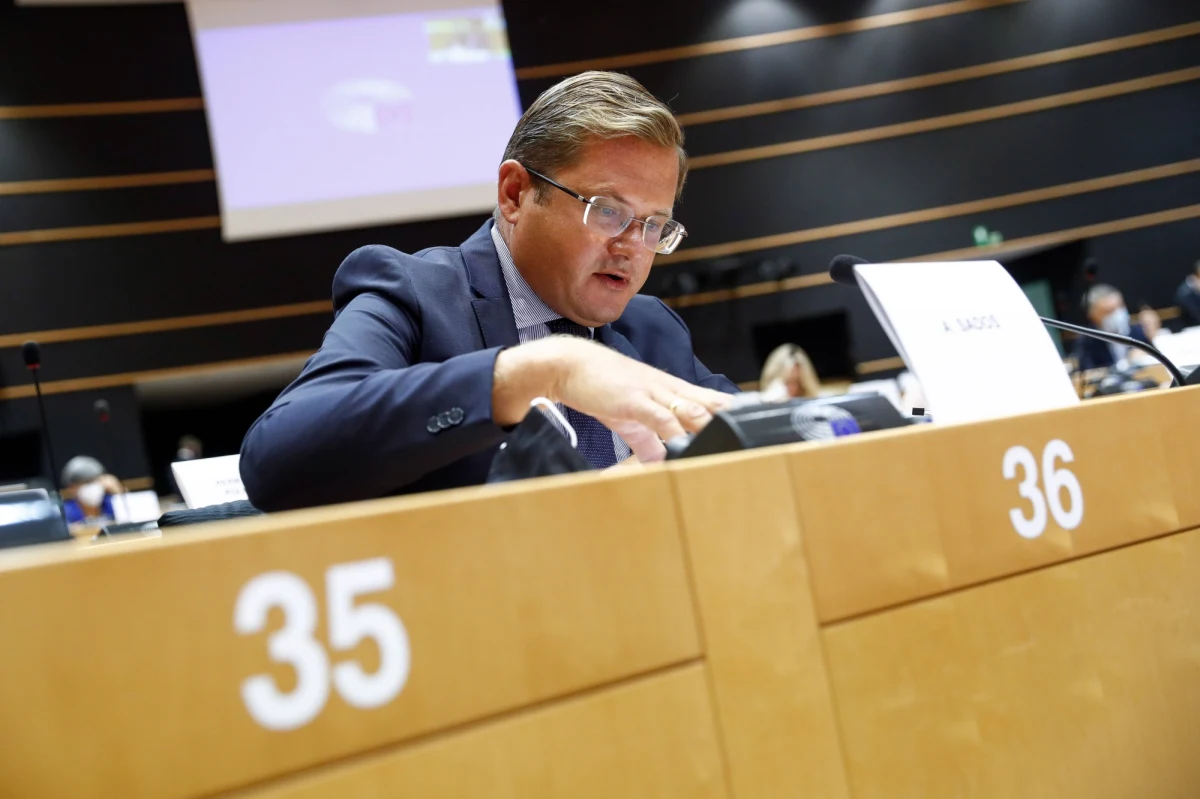 Rano polski ambasador przy UE Andrzej Sadoś podejmie ostatnią próbę, by wprowadzić na agendę dzisiejszego posiedzenia ambasadorów UE sprawę eksportu ukraińskiego zboża. Dotychczasowe próby były bezskuteczne. Sprawująca przewodnictwo w UE Hiszpania chciała ten temat omawiać dopiero na początku października.