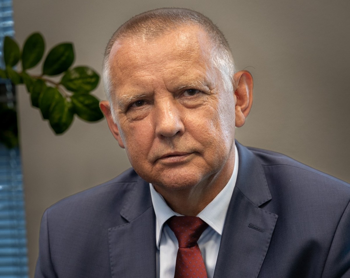 Prezes Najwyższej Izby Kontroli Marian Banaś wysłał skargę do Organizacji Narodów Zjednoczonych, w której zarzuca marszałek Sejmu Elżbiecie Witek działania ograniczające funkcjonowanie NIK. Niepowoływanie członków Kolegium NIK prezes izby określił jako naruszanie konstytucji.