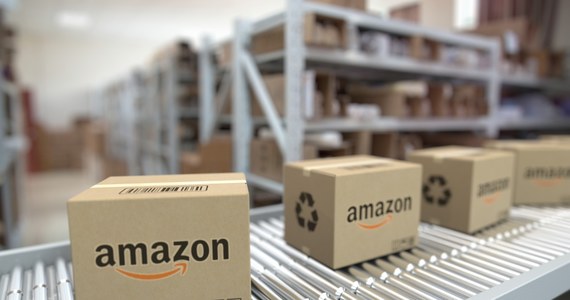 Amerykańska Federalna Komisja ds. Handlu (FTC) złożyła we wtorek pozew antymonopolowy przeciwko koncernowi Amazon. Zarzucono gigantowi technologicznemu wyrządzanie szkód konsumentom przez wprowadzanie wysokich cen.