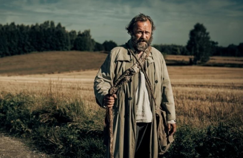 W najnowszej produkcji Netfliksa "Znachor" słychać trzy pieśni tradycyjne w wykonaniu grupy Svahy. Trio wypuściło właśnie EP-kę "rozkiedyś".