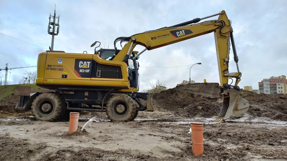 Jest zmiana terminu zakończenia budowy drugiej linii metra. Jak dowiedział się reporter RMF MAXX Przemek Mzyk podpisany został aneks do umowy z wykonawcą inwestycji. Zmieniają się zarówno wartość kontraktu, jak i data jego zakończenia.  

