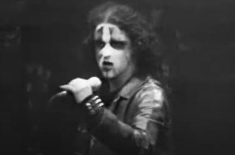 Dani Filth z angielskiej grupy Cradle OF Filth w mediach społecznościowych przekazał informacje o śmierci współzałożyciela i pierwszego basisty tej metalowej formacji. Jon Kennedy, znany także jako wokalista Hecate Enthroned, miał 46 lat.