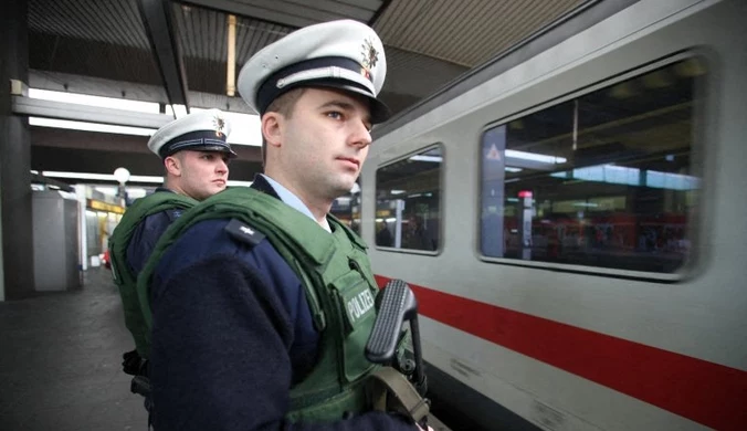 Polak wszedł na dworzec w Dusseldorfie. Za paskiem miał pistolet 