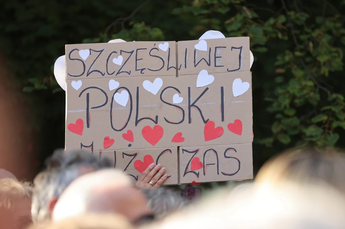 Ponad 80 proc. uczestników sondażu IBRiS dla RMF FM i "Rzeczpospolitej" deklaruje, że przez ostatnie 6 miesięcy nie zmieniło swoich preferencji wyborczych. Na inną partię niż jeszcze pół roku temu zamierza głosować prawie połowa osób w wieku 30-39 lat i niemal co czwarty z najmłodszych respondentów. 