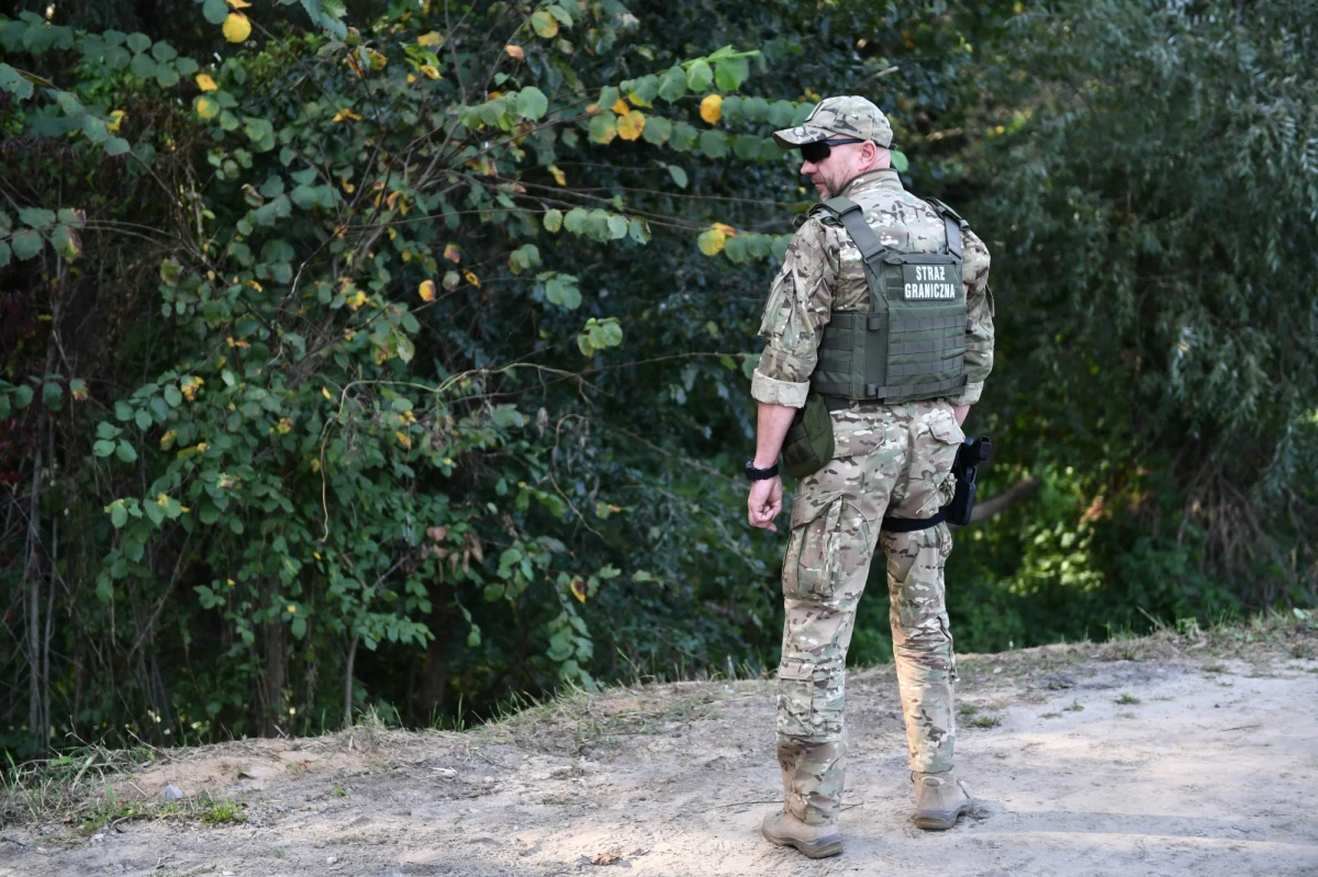 Dwie grupy nielegalnych imigrantów zatrzymano dziś na Śląsku i Opolszczyźnie. W sumie to ponad 80 osób, w tym kobiety i dzieci. Wśród zatrzymanych znalazło się również dwóch przemytników.