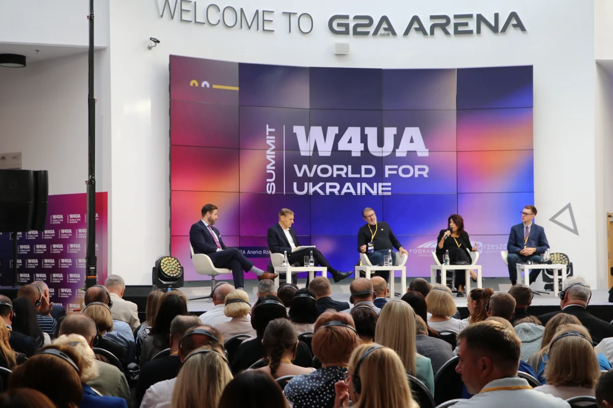 Sprawa integracji ukraińskich uchodźców wojennych z polskim społeczeństwem była jednym z tematów pierwszego dnia polsko-ukraińskiego szczytu World For Ukraine Summit w Rzeszowie-Jasionce. 