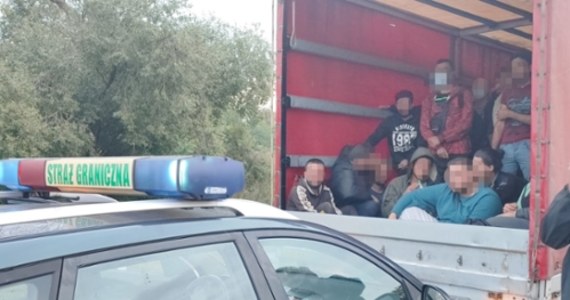 36 migrantów zatrzymali strażnicy graniczni w Kostrzynie nad Odrą w Lubuskiem. Syryjczycy nie mieli dokumentów uprawniających ich do wjazdu i pobytu w naszym kraju.