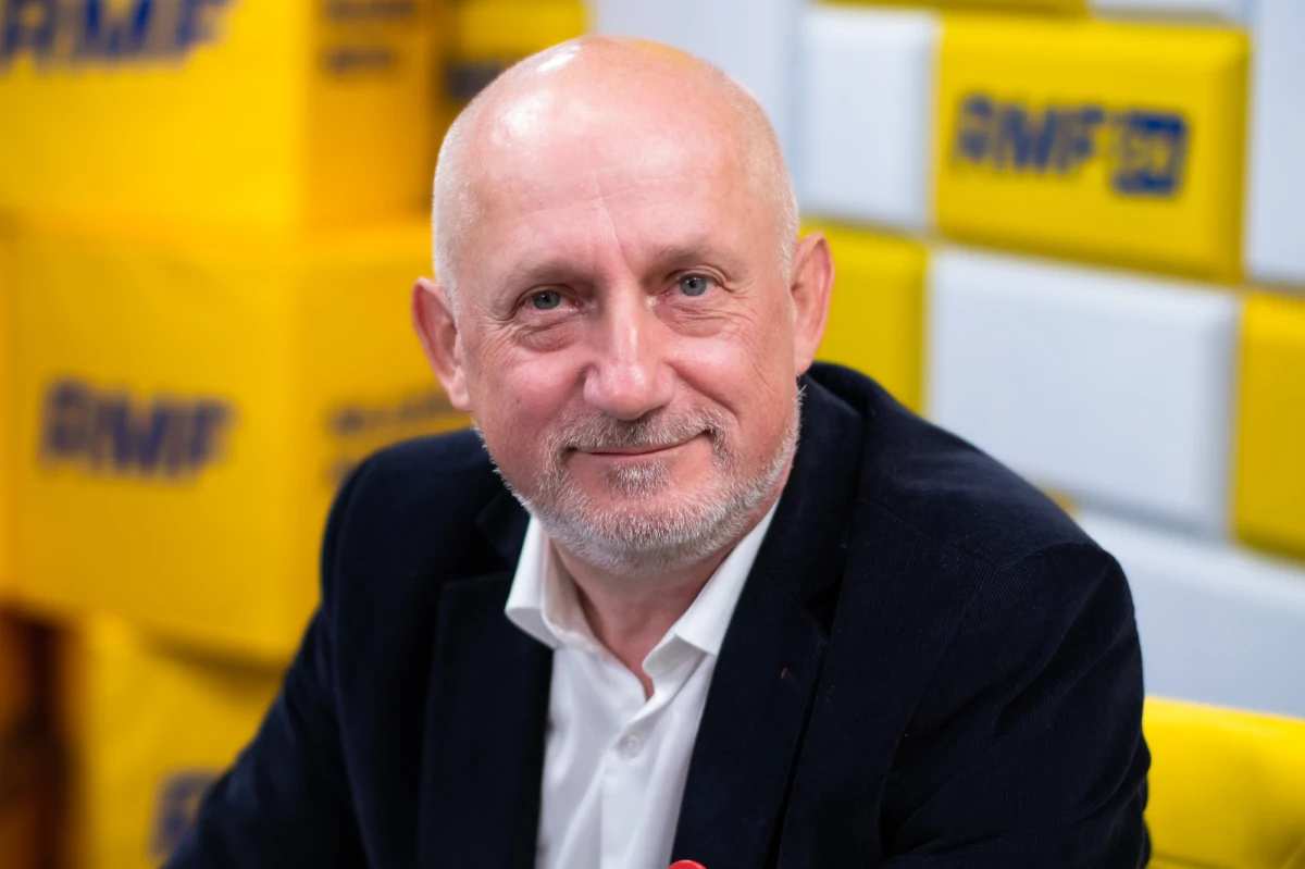 "Można mieć inne plany zawodowe, mam pewien inny pomysł na swoje życie zawodowe, co nie zmienia faktu, że do końca kadencji jestem posłem, wykonuję mandat, pomagam w kampanii, w PO jestem i zostaję" - zapowiedział w Porannej rozmowie w RMF FM Sławomir Neumann. Obecny poseł PO nie startuje w najbliższych wyborach parlamentarnych. 