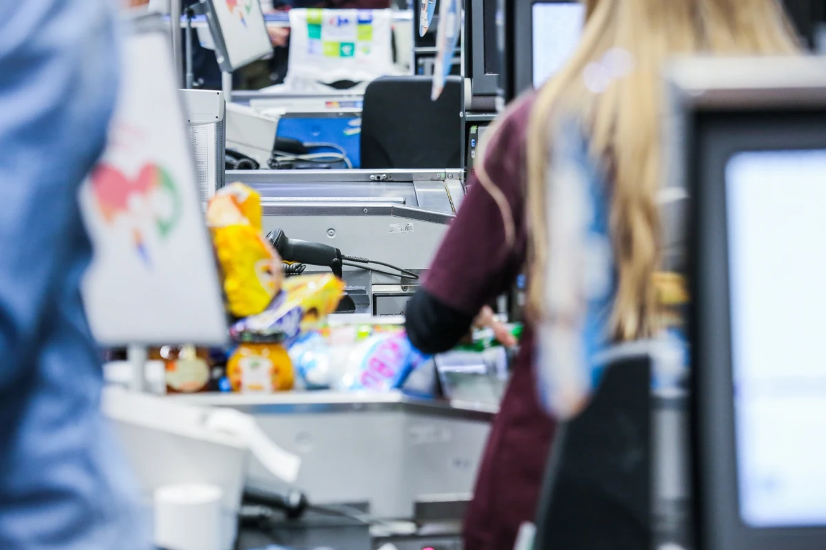 Inflacja we wrześniu wyniosła rdr 8,2 proc. - podał w najnowszych szacunkach GUS. Według ekonomistów, na wrześniowy spadek inflacji wpływ miały m.in. niższe ceny żywności i paliw. W sierpniu inflacja wynosiła 10,1 proc