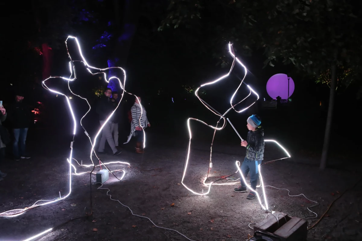 W piątek  wieczorem (29 września) w poszukiwaniu szczęścia, wybierzcie się do Łodzi. O godz. 19.00 w odnowionym Pasażu Schillera oficjalnie rozpocznie się Festiwal Światła, który w tym roku odbywa się pod hasłem: "Szukając szczęścia".