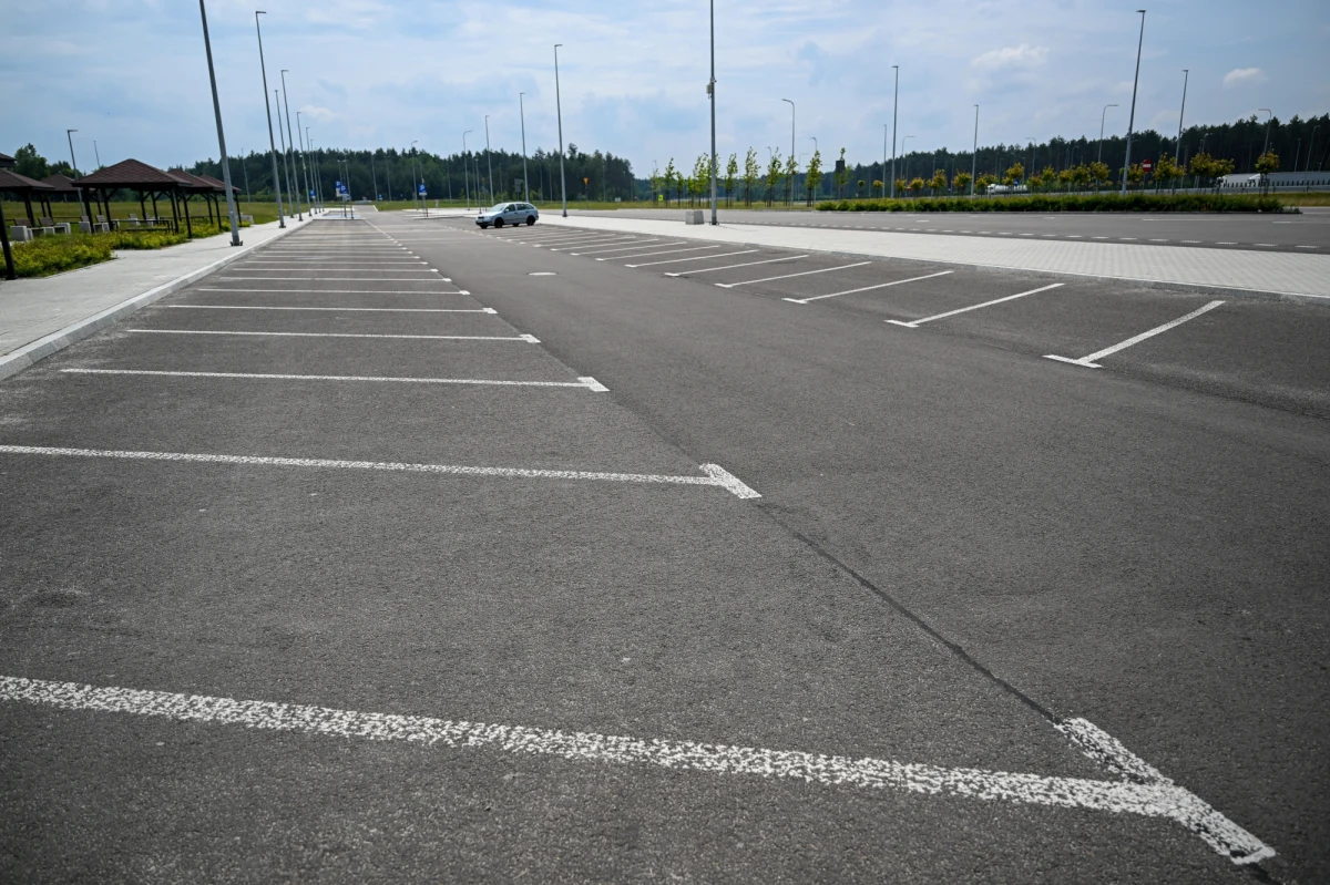 ​Ruszyła budowa międzynarodowego korytarza drogowego Via Carpatia między Białymstokiem a Lublinem. W pierwszej kolejności sprzęt zaczął pracę na odcinku Haćki - Bielsk Podlaski, liczącym 9 km. To pierwszy, 9-kilometrowy odcinek drogi ekspresowej S19 w woj. podlaskim, którego budowa się rozpoczęła.