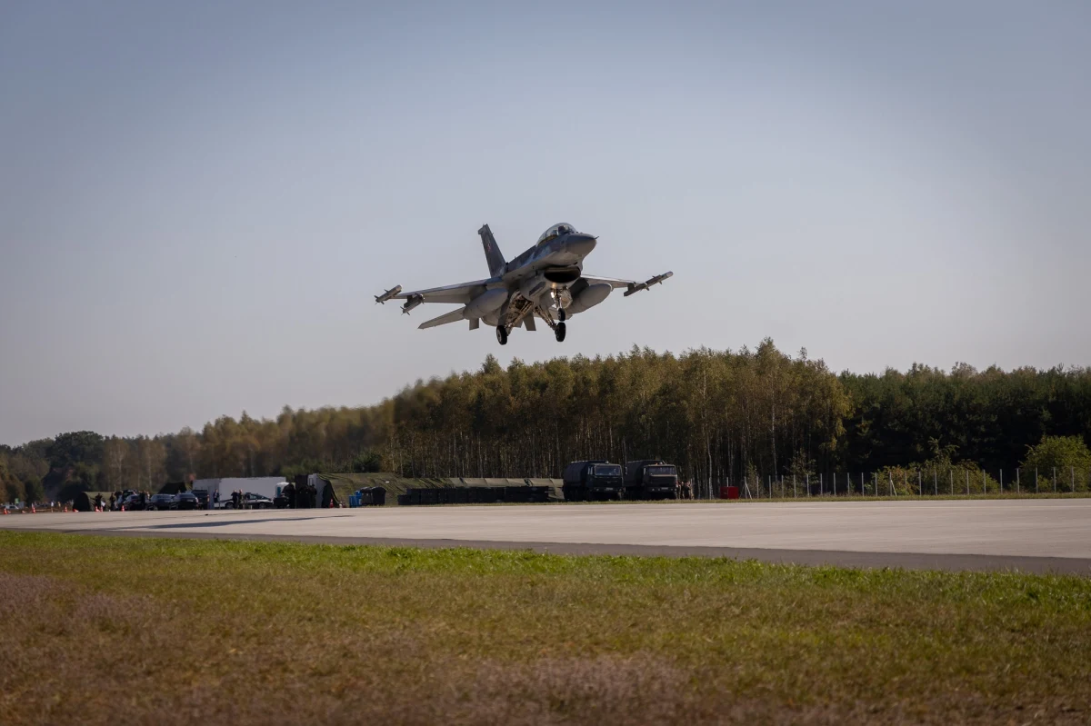 Zakończyły się ćwiczenia wojskowe ROUTE 604 na Drogowym Odcinku Lotniskowym koło Wielbarka w województwie warmińsko-mazurskim. Dzisiaj starty i lądowania samolotów mogli z bliska podziwiać dziennikarze oraz spotterzy. 