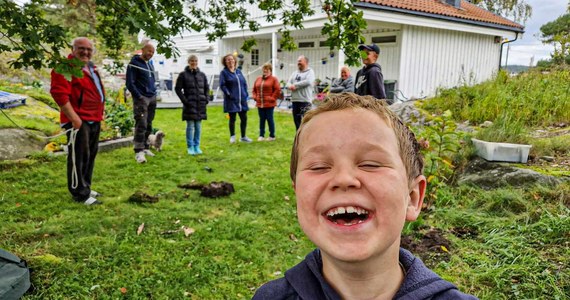 Niezwykłego odkrycia dokonała rodzina Aasvik mieszkająca na norweskiej wyspie Jomfruland. Zaczęło się od poszukiwań zgubionego kolczyka. Aasvikowie znaleźli jednak coś znacznie cenniejszego - wikińskie artefakty sprzed ponad 1000 lat.