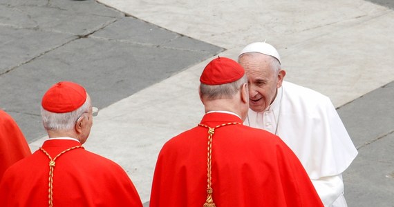 Na placu Świętego Piotra odbędzie się w sobotę konsystorz pod przewodnictwem papieża Franciszka, który wręczy insygnia godności kardynalskiej 21 nowym purpuratom. Będzie wśród nich metropolita łódzki, arcybiskup Grzegorz Ryś. Dziewiąty konsystorz Franciszka poprzedzi bogaty w wydarzenia październik w Watykanie.