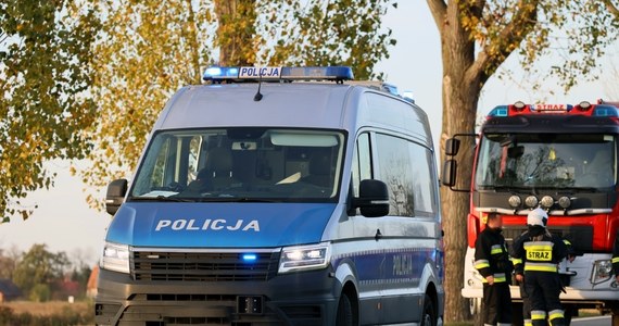 Jedna osoba została ranna w wyniku zderzenia samochodu i autobusu na trasie S2 między węzłami Puławska i Wał Miedzeszyński w Warszawie.