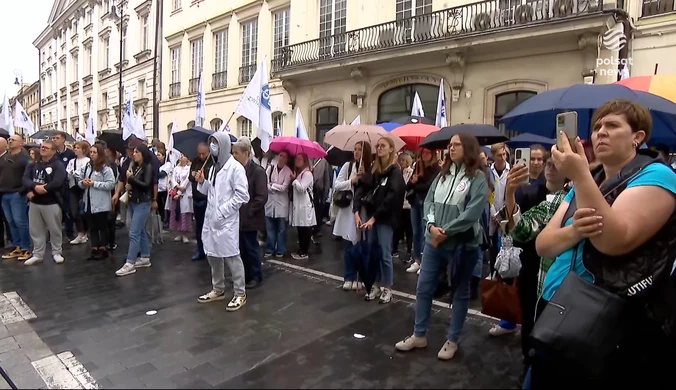 "Wydarzenia": Protest lekarzy-rezydentów przed Ministerstwem Zdrowia