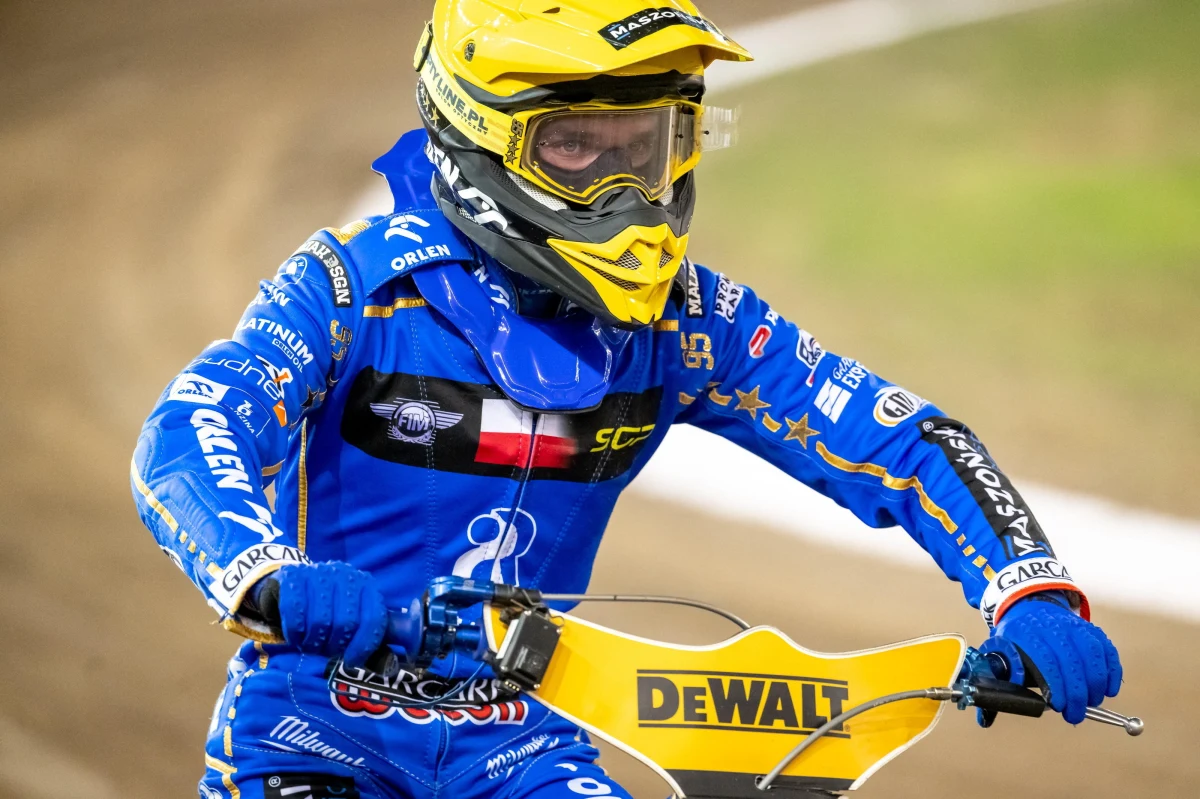 Poznaliśmy indywidualnego mistrza świata w jeździe na żużlu. Po raz czwarty okazał się nim Polak Bartosz Zmarzlik. Wieczorem w Toruniu odbyły się ostatnie w tym sezonie zawody żużlowej Grand Prix.