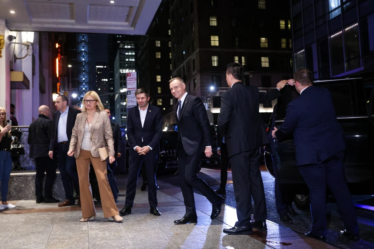 Andrzej Duda w Stanach Zjednoczonych. Prezydent odwiedza Nowy Jork, gdzie m.in. weźmie udział w 86. Paradzie Pułaskiego. Będzie to pierwszy w historii udział urzędującego prezydenta Polski w tym wydarzeniu.