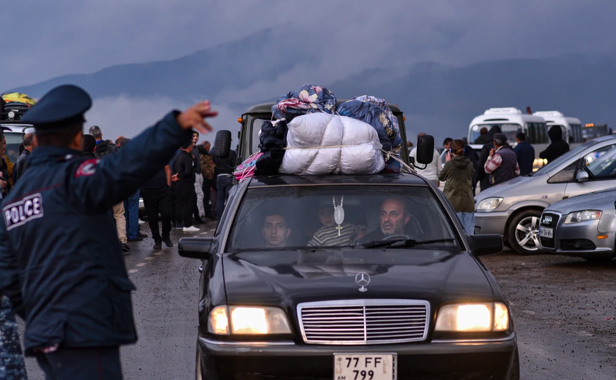 Prokurator generalny Azerbejdżanu Kiamran Alijew poinformował w niedzielę, że Baku wydało międzynarodowe listy gończe za ponad 300 separatystami ormiańskimi; wśród poszukiwanych są przywódcy separatystycznych władz Górskiego Karabachu - podał portal Haqqin.