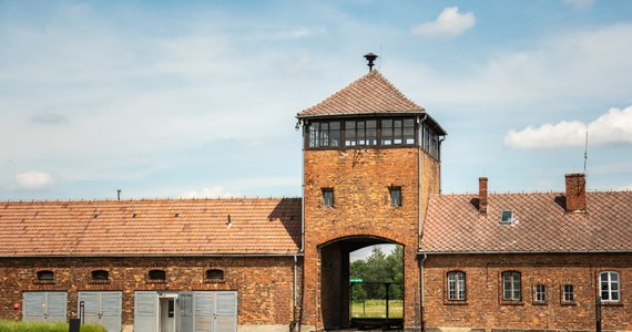 ​Rodzinom pomagającym więźniom Auschwitz poświęcona będzie sesja edukacyjna w trybie hybrydowym, którą przygotowały oświęcimskie muzea: Auschwitz oraz Pamięci Mieszkańców Ziemi Oświęcimskiej. Spotkanie odbędzie się 20 października - zakomunikowało Muzeum Auschwitz.
