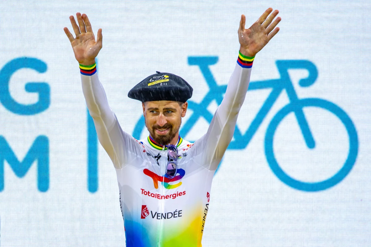 Peter Sagan zakończył karierę szosową. ​Trzykrotny mistrz świata w kolarstwie w swoim ostatnim starcie w Tour de Vendee zajął dziewiąte miejsce. Słowak zamierza jeszcze wystartować na rowerze górskim w igrzyskach olimpijskich w Paryżu.