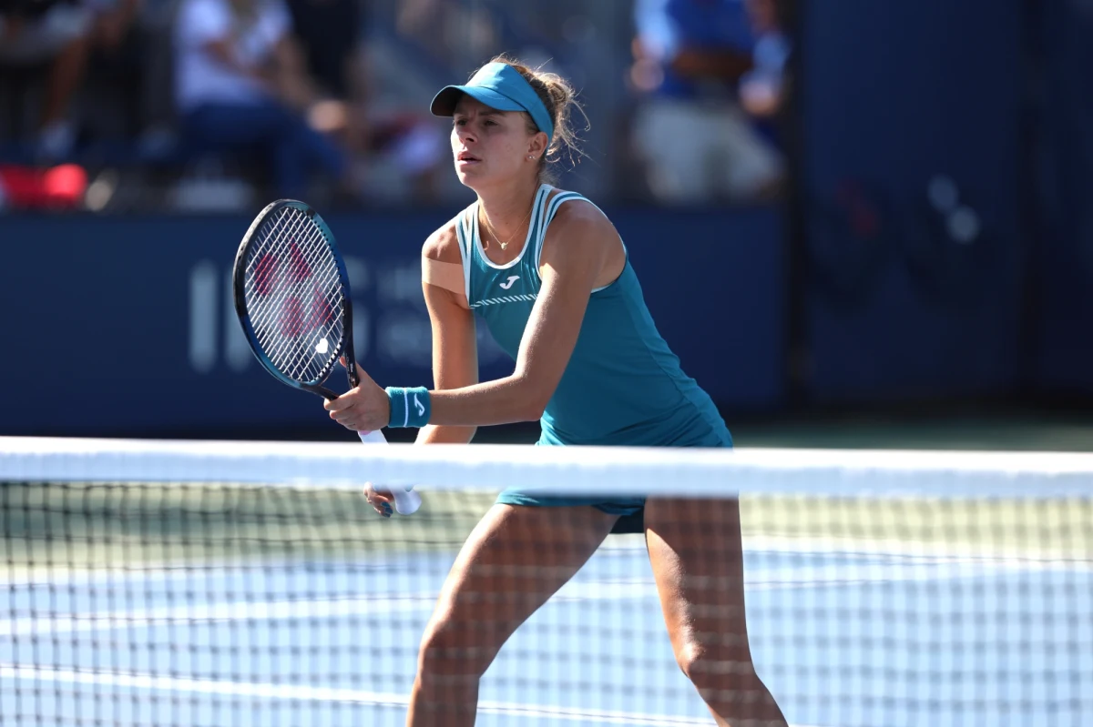 Magda Linette awansowała do 1/8 finału turnieju WTA 1000 na kortach twardych w Pekinie. W poniedziałek polska tenisistka wygrała z Jennifer Brady po kreczu Amerykanki przy stanie 3:1 dla Linette w pierwszym secie.