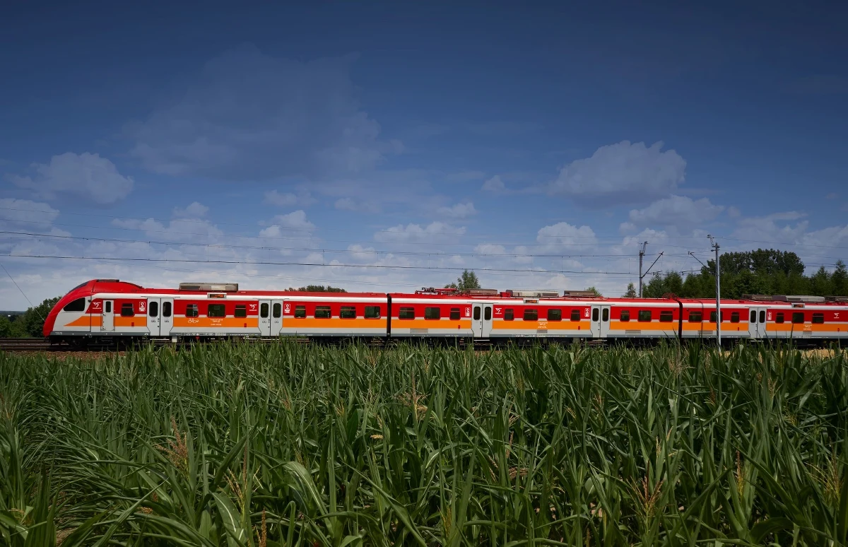 Jest porozumienie między Polregio S.A., a stroną społeczną w sprawie 800 złotych podwyżki dla maszynistów i kolejarzy. Zgodę na taką kwotę wyraził Marszałek Województwa Warmińsko-Mazurskiego. Dzięki temu nie będzie strajku, a pociągi będą kursowały normalnie.