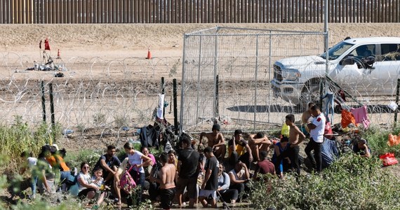 Około 10 tys. migrantów przybywało codziennie w zeszłym tygodniu na granicę amerykańsko-meksykańską - poinformował w poniedziałek prezydent Meksyku Andres Manuel Lopez Obrador. 