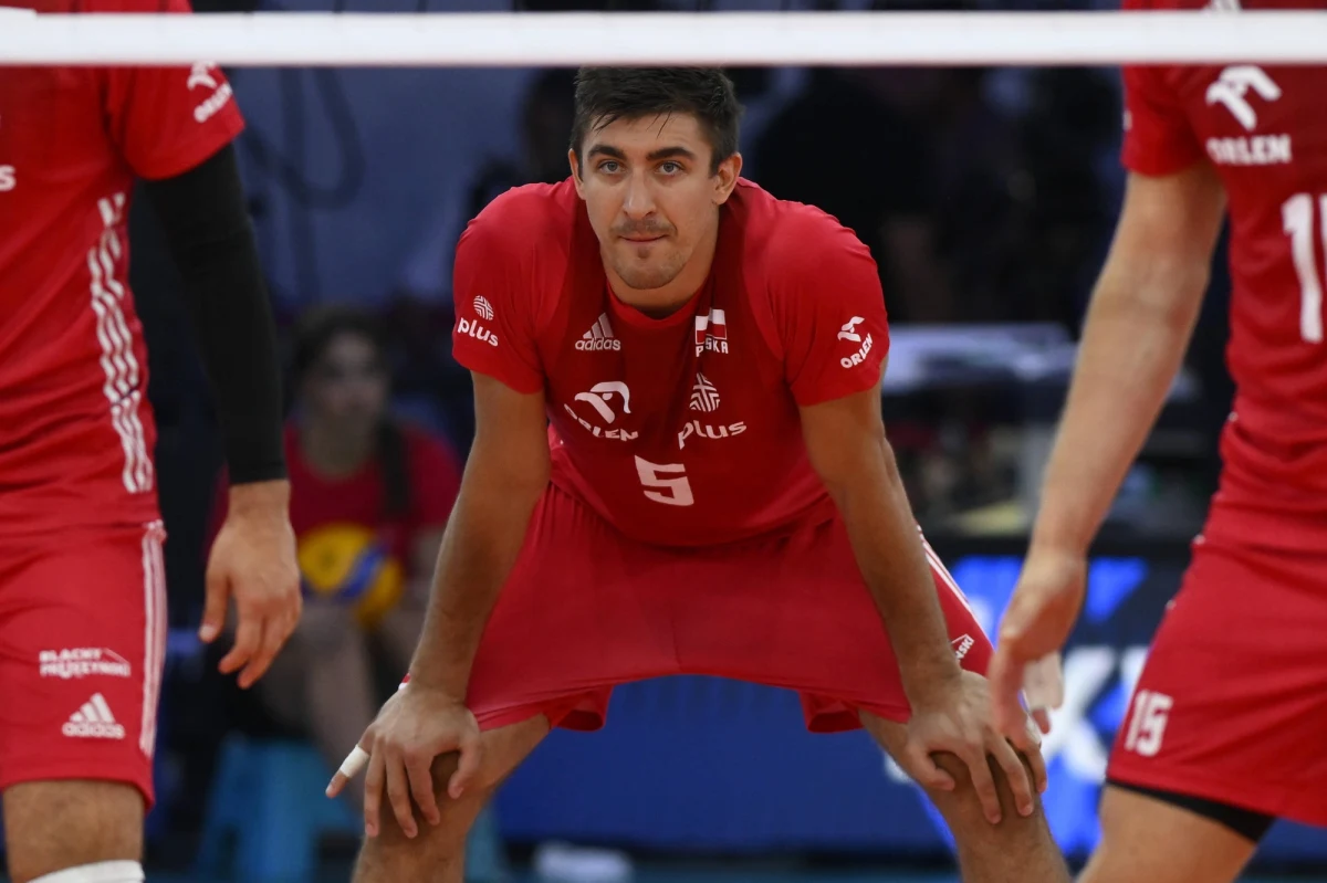 Reprezentacja Polski siatkarzy zaliczyła trzecią wygraną w walce o awans na igrzyska olimpijskie w Paryżu. We wtorek w turnieju kwalifikacyjnym w chińskim Xi'an Biało-Czerwoni pokonali Kanadę 3:2 (21:25, 25:20, 25:20, 20:25, 17:15). W środę w kolejnym spotkaniu Polacy zmierzą się z Meksykiem.