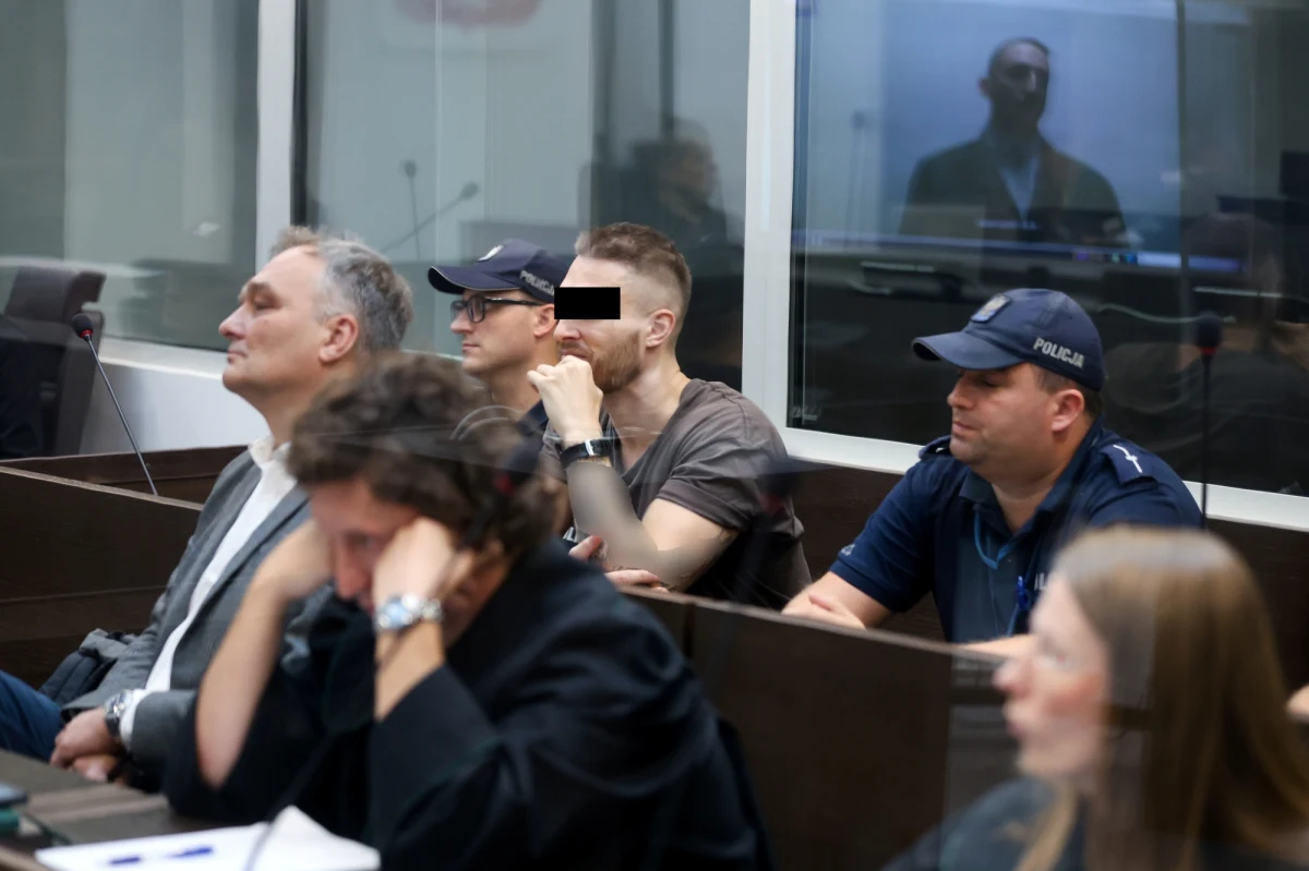 Jest wyrok ws. „króla dopalaczy”. Warszawski sąd okręgowy skazał Jana S. na 12 lat więzienia i 225 tys. zł grzywny. Mężczyzna był oskarżony o kierowanie grupą handlującą dopalaczami oraz narażanie życia i zdrowia ponad 16 tysięcy osób. Pięć z nich zmarło.