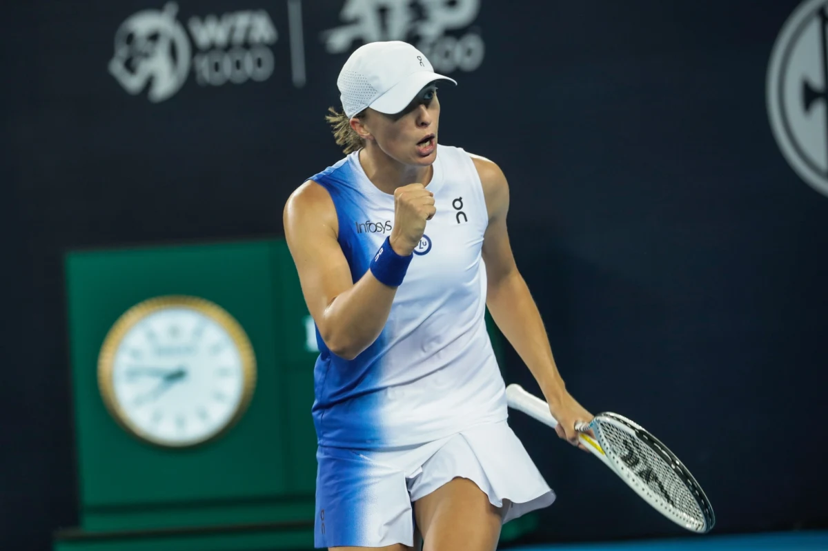 Iga Świątek zmierzy się z Magdą Linette w meczu, którego stawką będzie awans do ćwierćfinału turnieju WTA w Pekinie. Jak powiedział ekspert tenisowy, Adam Romer, forma Linette w ostatnich tygodniach poszła do góry i nie można przewidzieć, jak zakończy się środowe spotkanie.