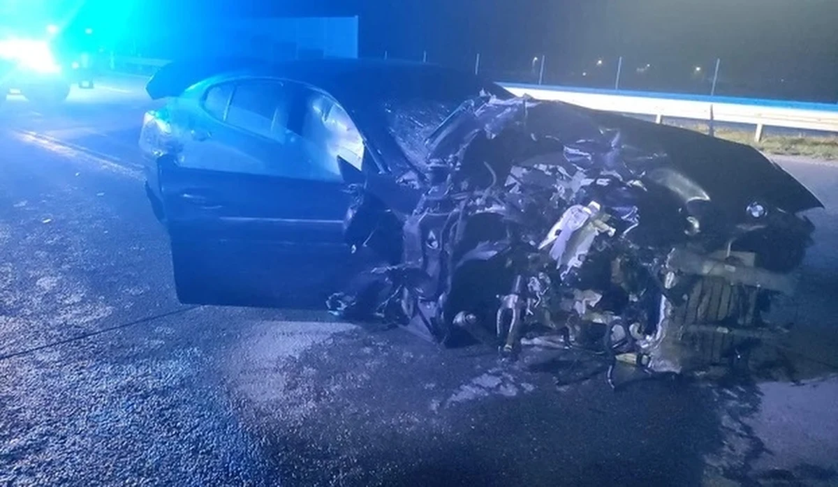 Wniosek w sprawie ekstradycji Sebastiana Majtczaka zostanie podpisany najprawdopodobniej w czwartek - zapowiedział to minister sprawiedliwości i prokurator generalny Zbigniew Ziobro. 32-latek podejrzany o spowodowanie na autostradzie A1 wypadku, w którym zginęła 3-osobowa rodzina, został rano zatrzymany w Zjednoczonych Emiratach Arabskich. Bartosz Tiutiunik - adwokat reprezentujący Sebastiana Majtczaka - w rozmowie z reporterem RMF FM Krzysztofem Zasadą poinformował, że nie wycofuje wniosku o list żelazny dla swojego klienta.