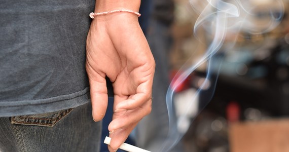 Premier Wielkiej Brytanii premier Rishi Sunak zaproponował wprowadzenie zakazu sprzedaży papierosów i wyrobów tytoniowych osobom urodzonym po 1 stycznia 2009 roku. Ma to na celu całkowite wyeliminowanie palenia wśród młodych ludzi do 2040 r.