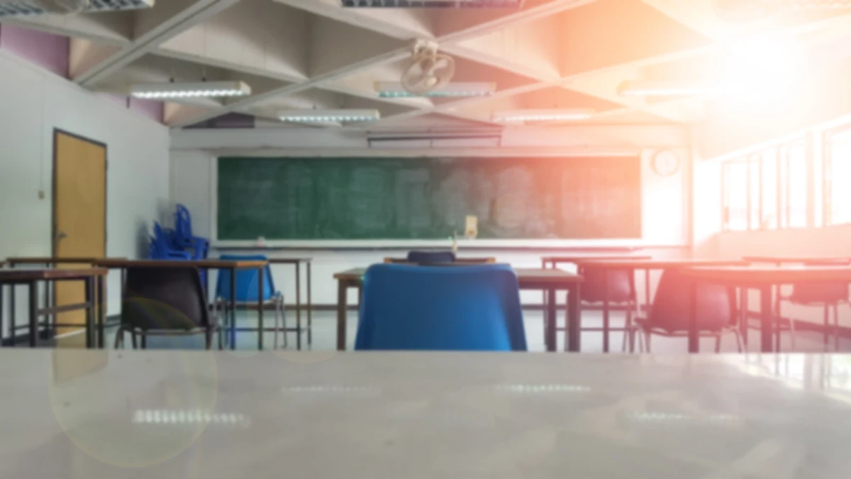 Policjanci z Pruszcza Gdańskiego zatrzymali na terenie jednej ze szkół podstawowych mężczyznę, który jest podejrzewany o stosowanie przemocy domowej wobec swojego dziecka - ucznia placówki. 