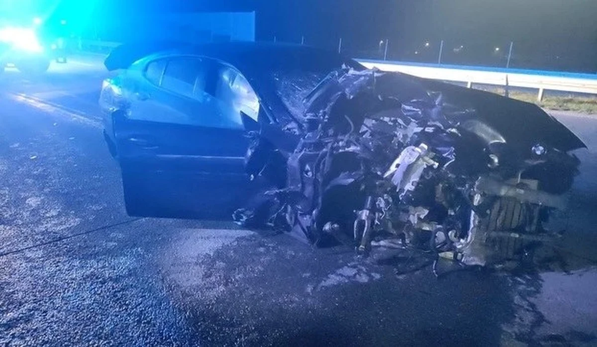 "Podpisałem właśnie wniosek o ekstradycję do Polski ze Zjednoczonych Emiratów Arabskich 32-letniego Sebastiana M., kierowcy BMW podejrzanego o spowodowanie śmiertelnego wypadku na autostradzie A1" - napisał w mediach społecznościowych minister sprawiedliwości Zbigniew Ziobro. 16 września w wypadku niedaleko Piotrkowa Trybunalskiego zginęła trzyosobowa rodzina. 