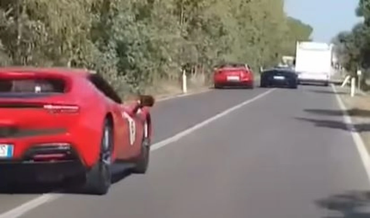 Gwiazda Bollywood i jej mąż-miliarder siedzieli w lamborghini, które doprowadziło do zderzenia z ferrari na włoskiej Sardynii. Kierowca i pasażerka ferrari zginęli w płomieniach. Jak się okazuje, był to wspólny wypad obu par wynajętymi luksusowymi samochodami. 