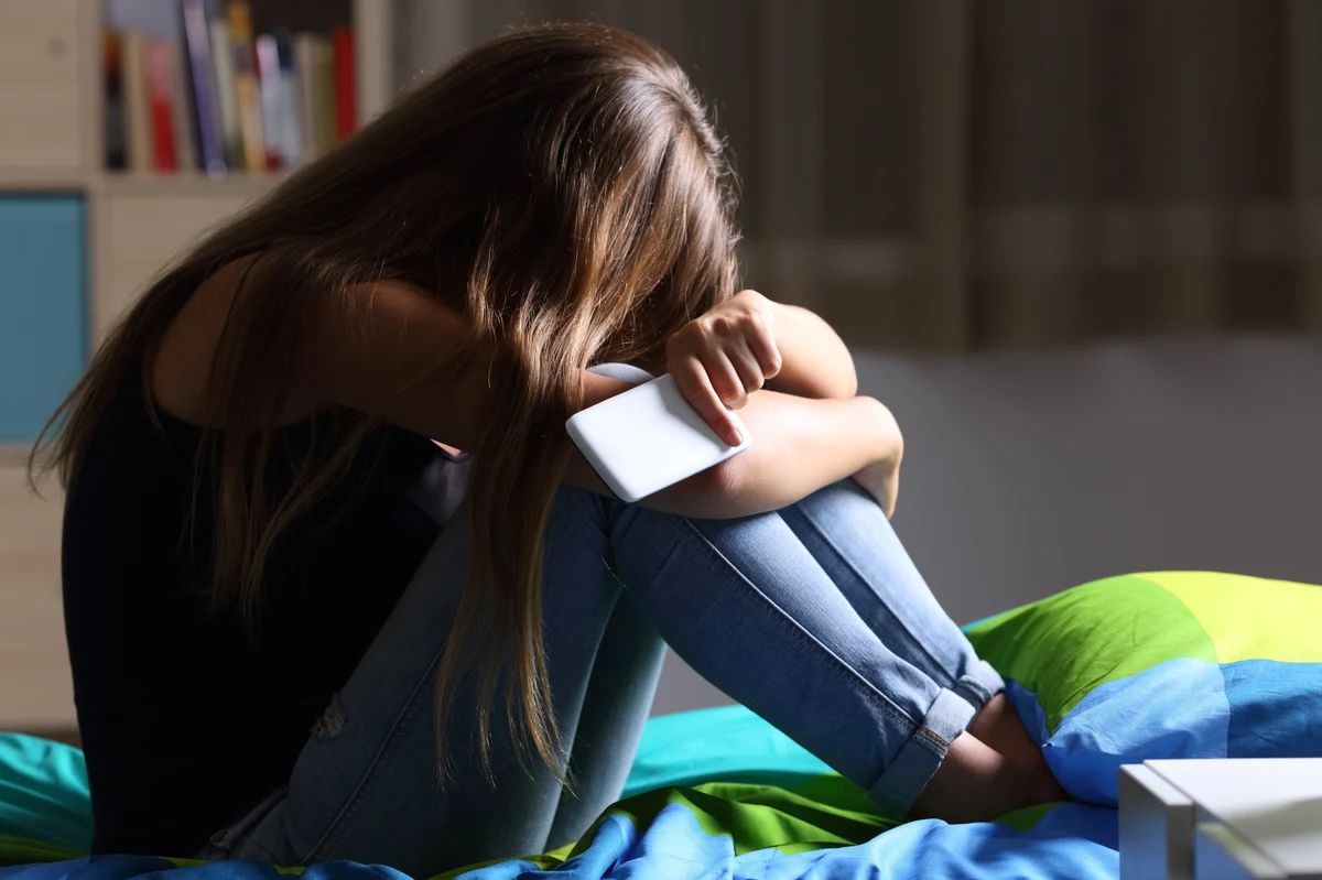 Nie cichną echa afery dotyczącej wykorzystywania seksualnego nieletnich przez polskich youtuberów. Arefy zwanej Pandora Gate. Zbigniew Ziobro poinformował, że prokuratura wszczęła śledztwo. Sprawą zajęło się również Centralne Biuro Zwalczania Cyberprzestępczości, które zabezpieczyło i analizuje materiały opublikowane na YouTube w filmie Sylwestra Wardęgi.