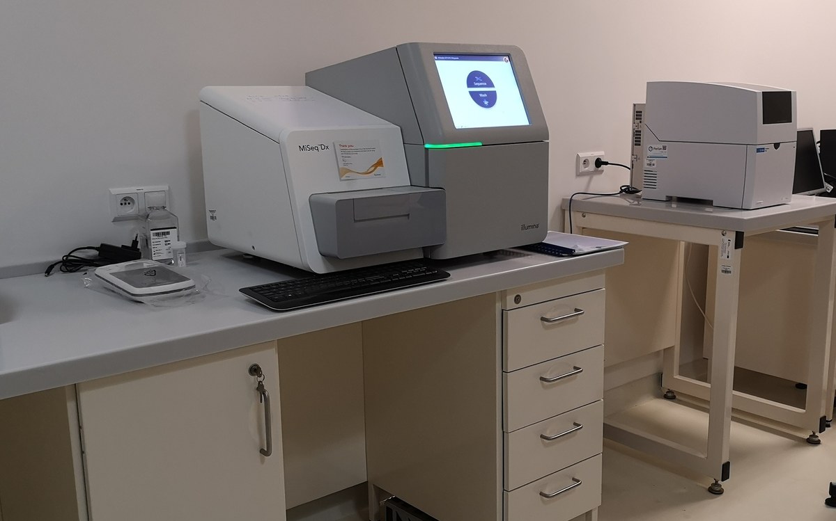Nawet 2 tysiące pacjentów rocznie będzie można zdiagnozować w otwartym właśnie ośrodku badań genetycznych krakowskiego szpitala specjalistycznego im. św. Jana Pawła II. Zakupiony tam sprzęt umożliwia kompleksową diagnostykę mutacji w poszczególnych genach.