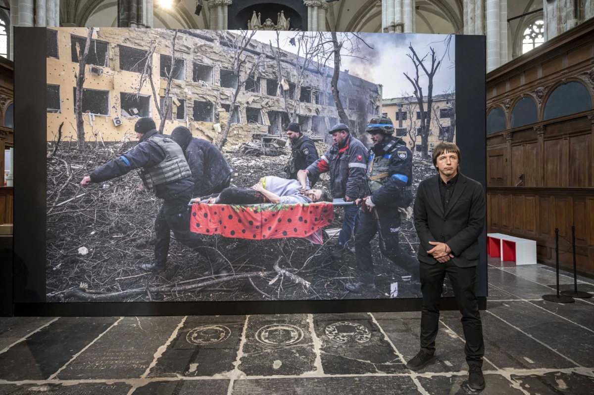 Najlepsze fotografie prasowe 2022 r. będzie można od piątku oglądać w Nowohuckim Centrum Kultury(NCK) w Krakowie na wystawie World Press Photo. Oprócz tego udostępnionych będzie pięć innych wystaw footograficznych.