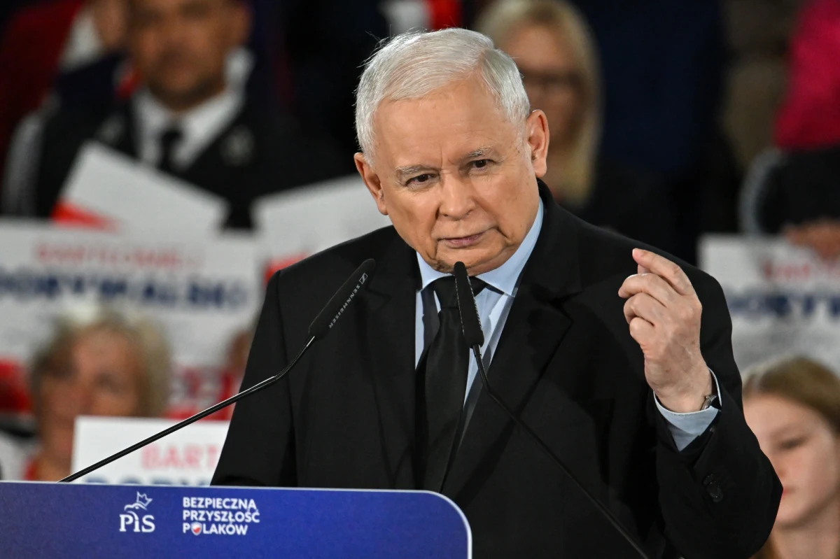 Jarosław Kaczyński odniósł się do słów Donalda Tuska ws. wystąpienia w debacie wyborczej w TVP. Prezes PiS przyznał, że ma już zapowiedzianą na ten dzień spotkanie w Przysusze i nie przystąpi do rozmowy z szefem PO.