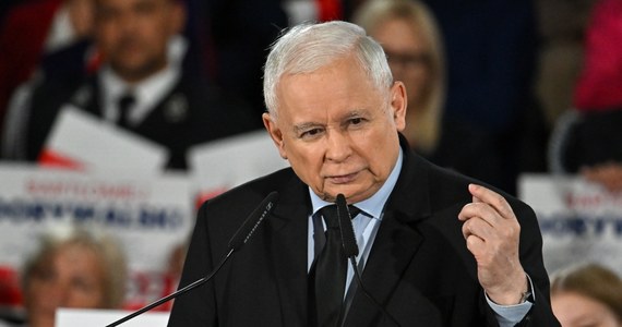 Jarosław Kaczyński odniósł się do słów Donalda Tuska ws. wystąpienia w debacie wyborczej w TVP. Prezes PiS przyznał, że ma już zapowiedzianą na ten dzień spotkanie w Przysusze i nie przystąpi do rozmowy z szefem PO.